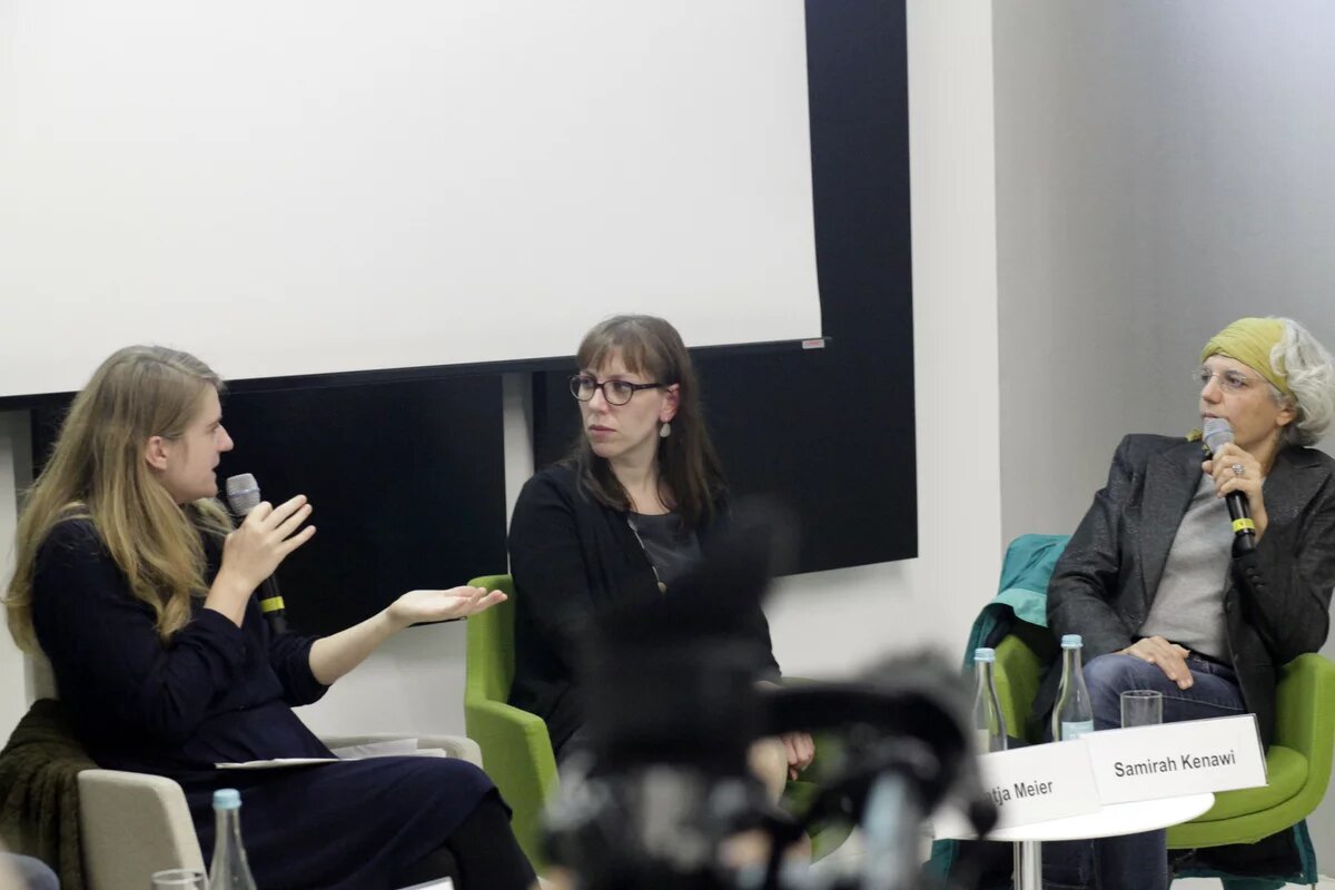 Das Podium diskutierte, was Feminist_innen den rassistischen, sexistischen und antifeministischen Strömungen in Sachsen e