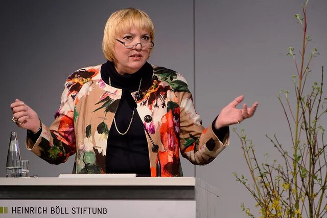 Claudia Roth Claudia Roth am Rednerpult