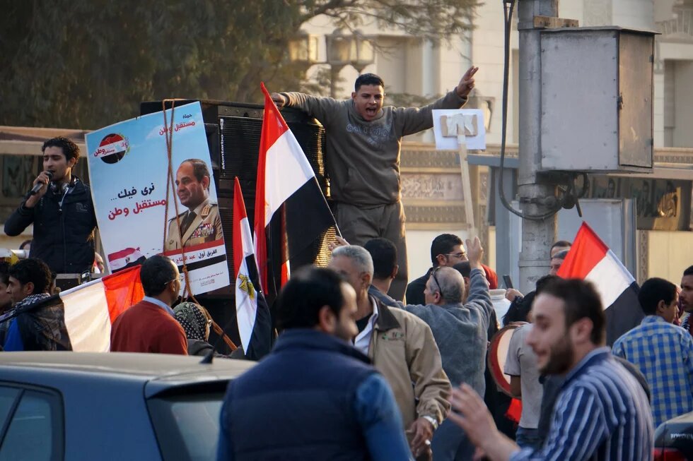 Ägypter bei einer Demonstration für Präsident Sisi. Gesang und Musik sind dabei häufig wichtige kommunikative Mittel