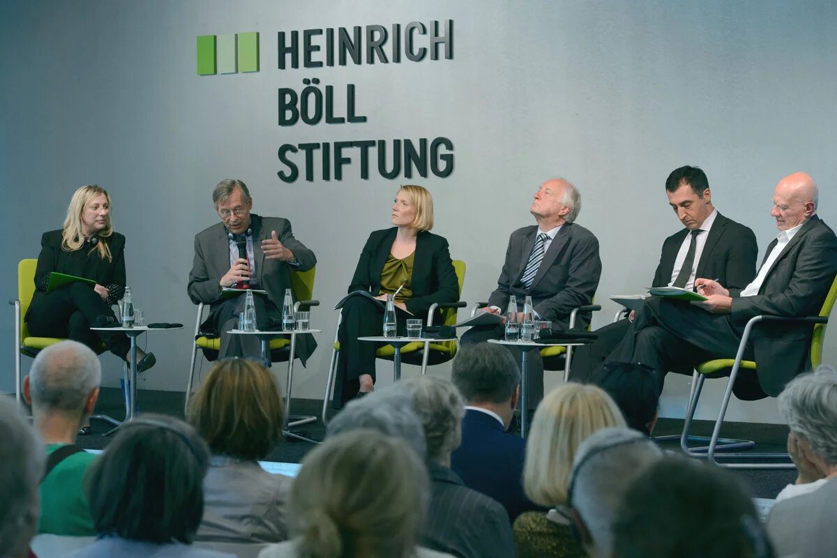 Von links nach rechts: Beata Pęksa, François Heisbourg, Cathryn Cluever, Heinrich August Winkler, Cem Özdemir, Ralf Fücks