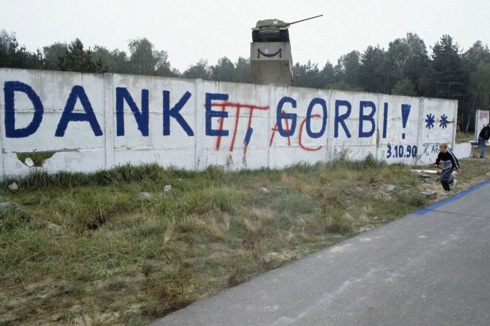 Berliner Mauer am 03. Oktober 1990 Berliner Mauer mit der Aufschrift "Danke Gorbi"