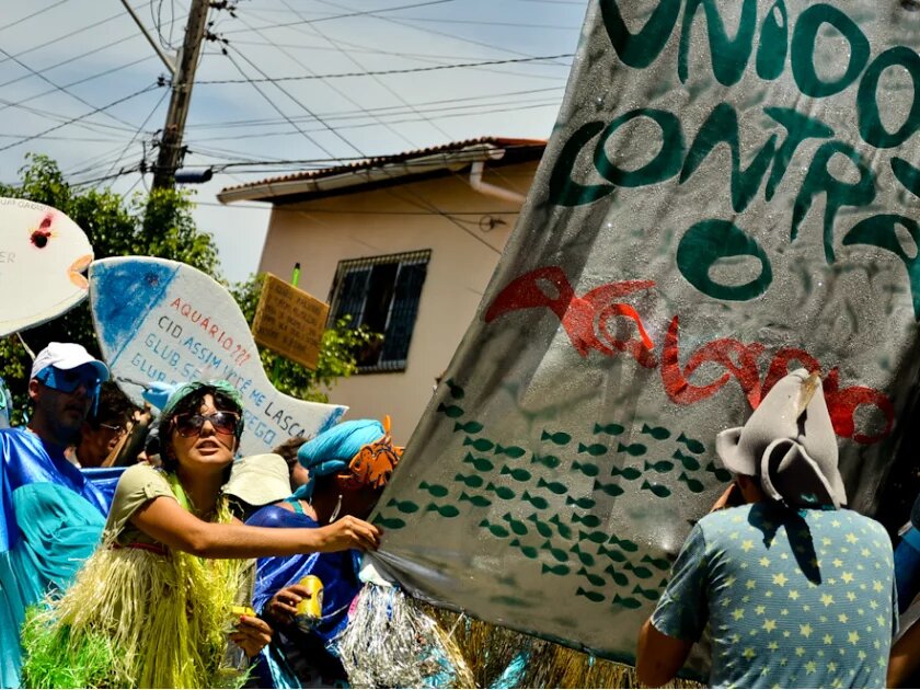 Carnaval de Fortaleza - 2012 Protestierende gegen den Bau des weltgrößten Aquariums in Fortaleza.