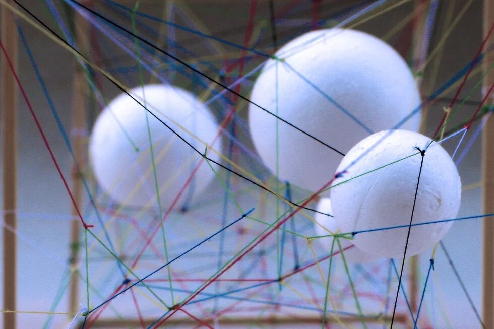 Feministische Netzaktivist_innen sollten sich systematisch miteinander vernetzen und Bündnis-Partner_innen in anderen, auch Offline-Szenen suchen