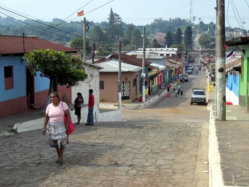 Straßenszene in Ataco, Ruta de las Flores, El Salvador Straßenszene in Ataco, Ruta de las Flores, El Salvador