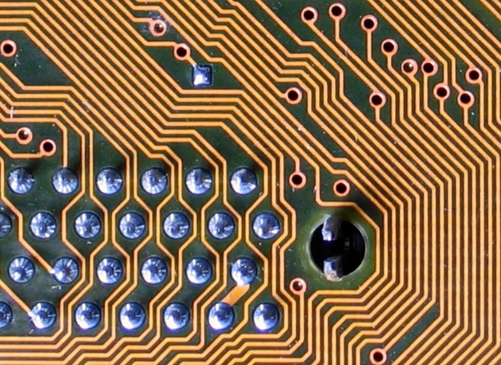 labyrinthine circuit board lines Ein Schaltkreis auf einer Platine