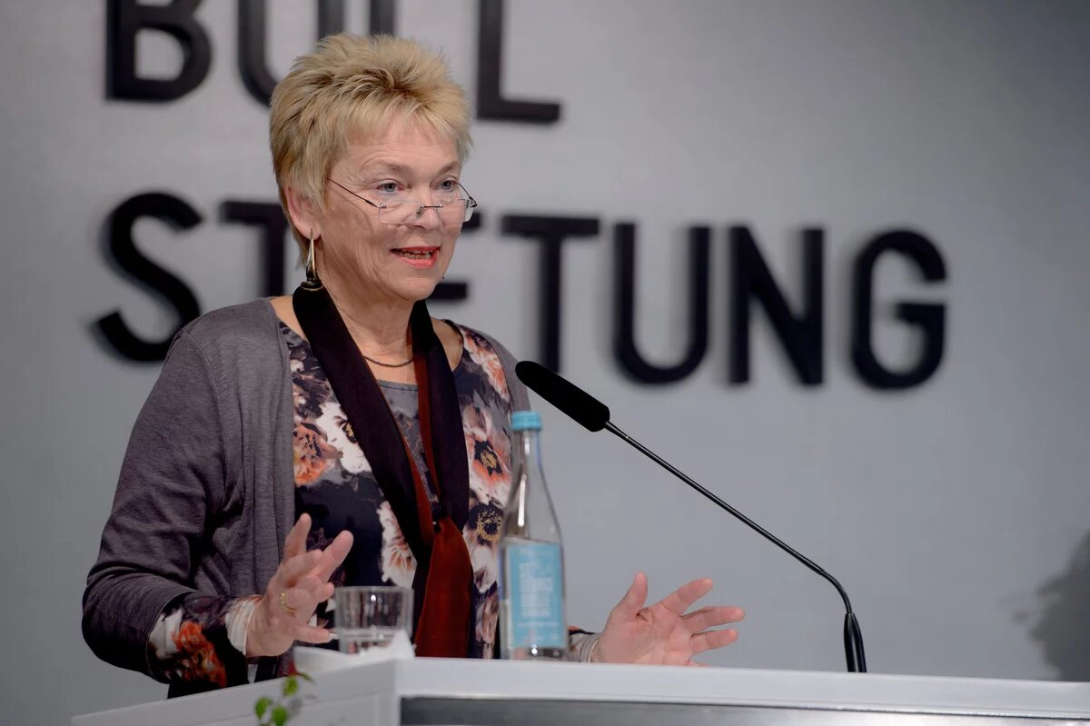 Gisela Burckhardt bei der Verleihung des Anne-Klein-Frauenpreises