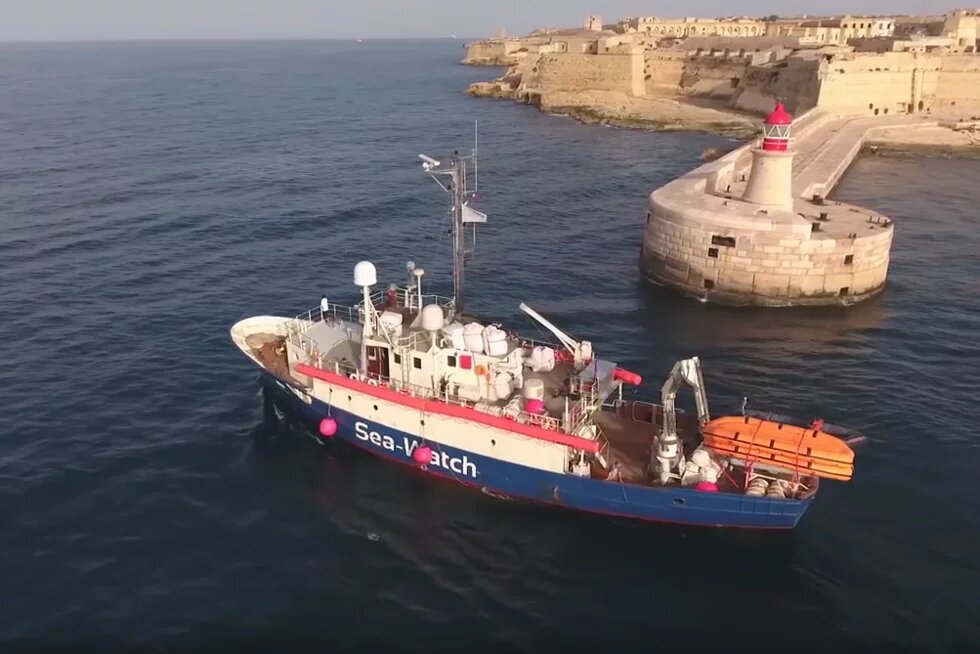 Sea-Watch Die Sea-Watch 2 verlässt Malta in Richtung libyscher Küste (Screenshot aus dem Video s.u.)