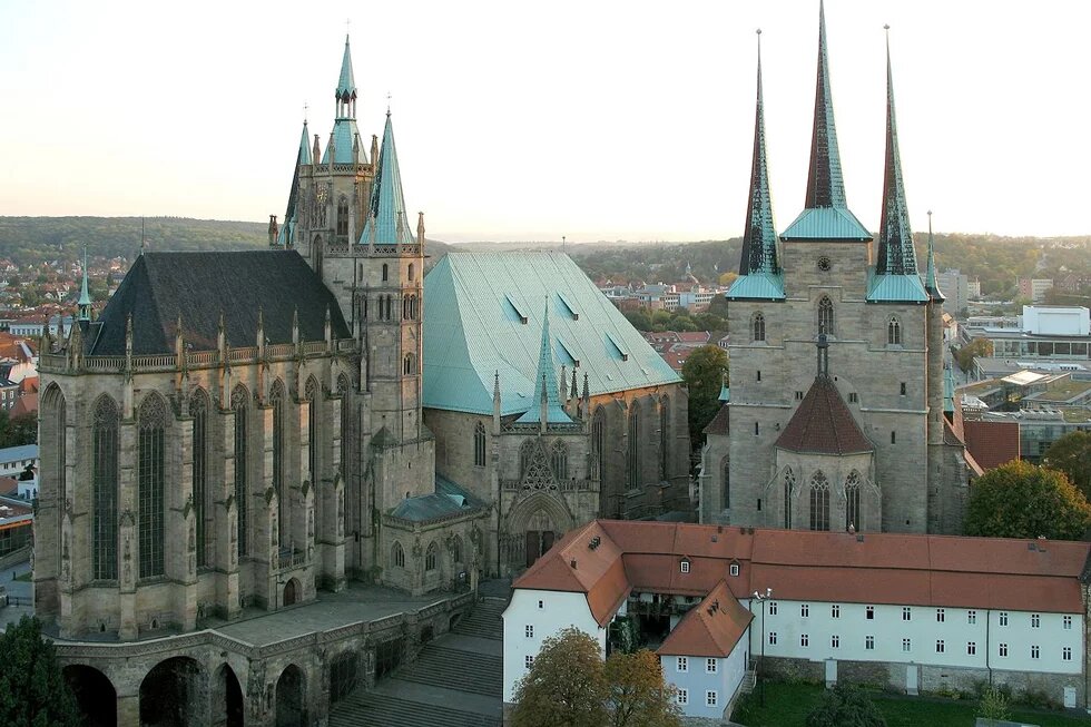 Erfurt cathedral and severi church-2 Erfurter Dom und Severikirche am Domplatz