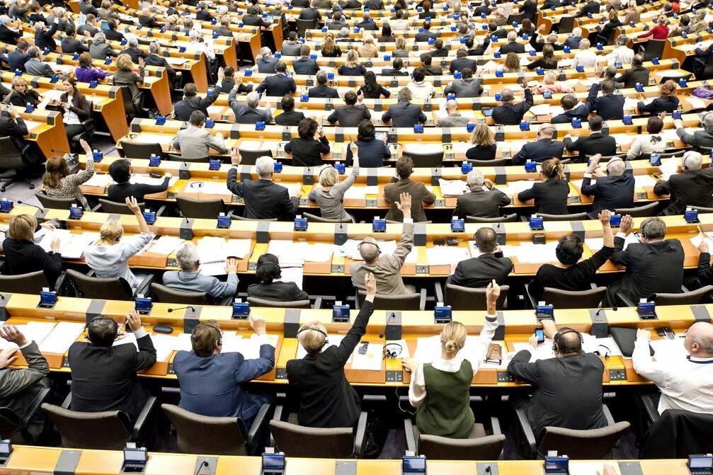 MEPs voting during the session Abstimmung im Europa-Parlament