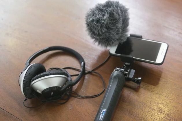 Rode VideoMic Me Smartphone mit Mikrophon und Kopfhörern