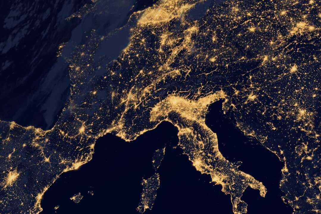 Europa bei Nacht aus dem Weltall aufgenommen