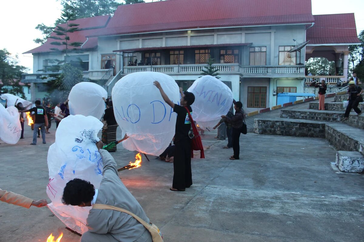 Zivilgesellschaftlicher Protest in Myanmar Protest gegen einen Dammbau am Thanlwin Fluss