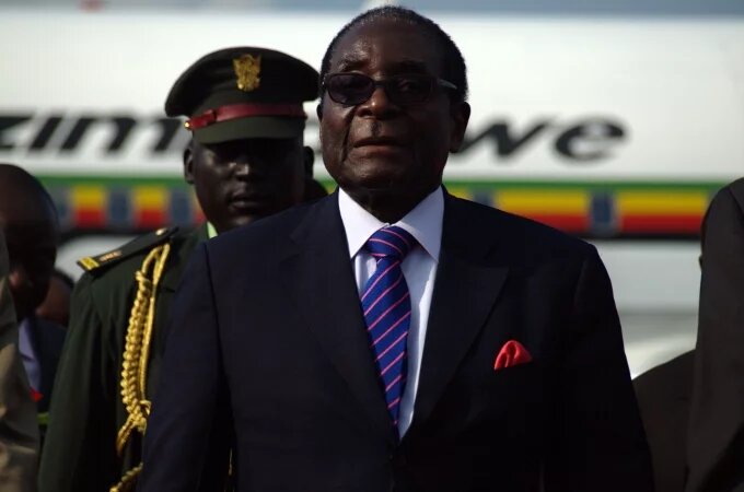 Mugabe Robert Mugabe auf dem Flughafen in Juba 2011