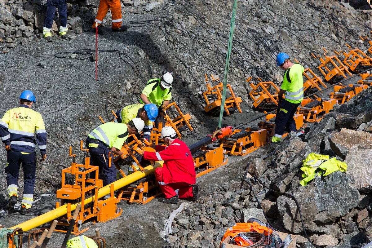Seekabeleinzug Bauarbeiter beim Einzug des Seekabels
