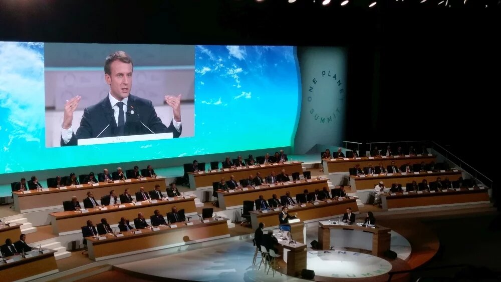 Emmanuel Macron spricht auf dem Pariser Klimagipfel 2017.