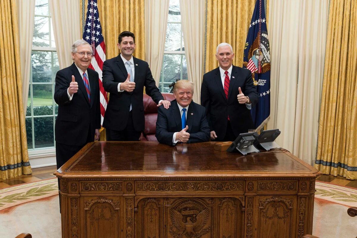 Trump, Pence, McConnell, Ryan US-Präsident Trump, US-Vize-Präsident Pence, republikanischer Mehrheitsführer McConnell, Sprecher des US-Repräsentantenhauses Ryan im Weissen Haus.