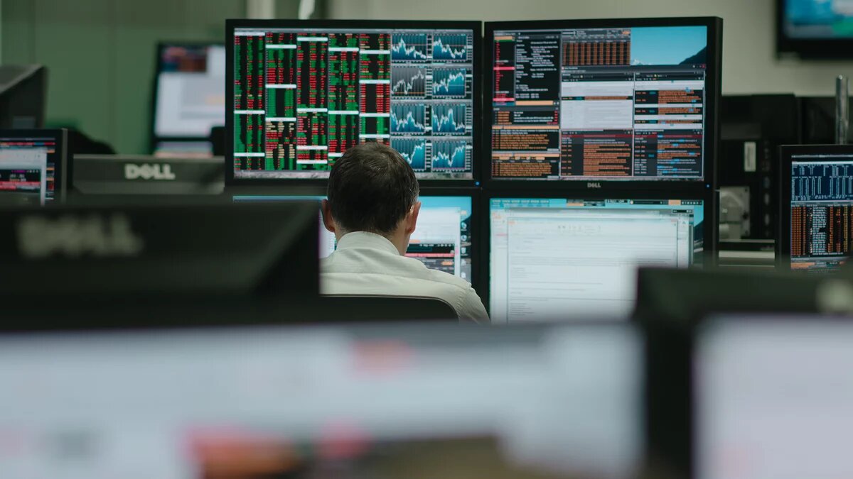Trading Floor bei PIMCO, einer der größten Fondsgesellschaften der Welt. Florian Opitz` neuer Film "System Error" zeigt die Welt des Kapitalismus. Trading Floor bei PIMCO, einer der größten Fondsgesellschaften der Welt. Ein Bildausschnitt aus Florian Opitz` neuem Film "System Error".