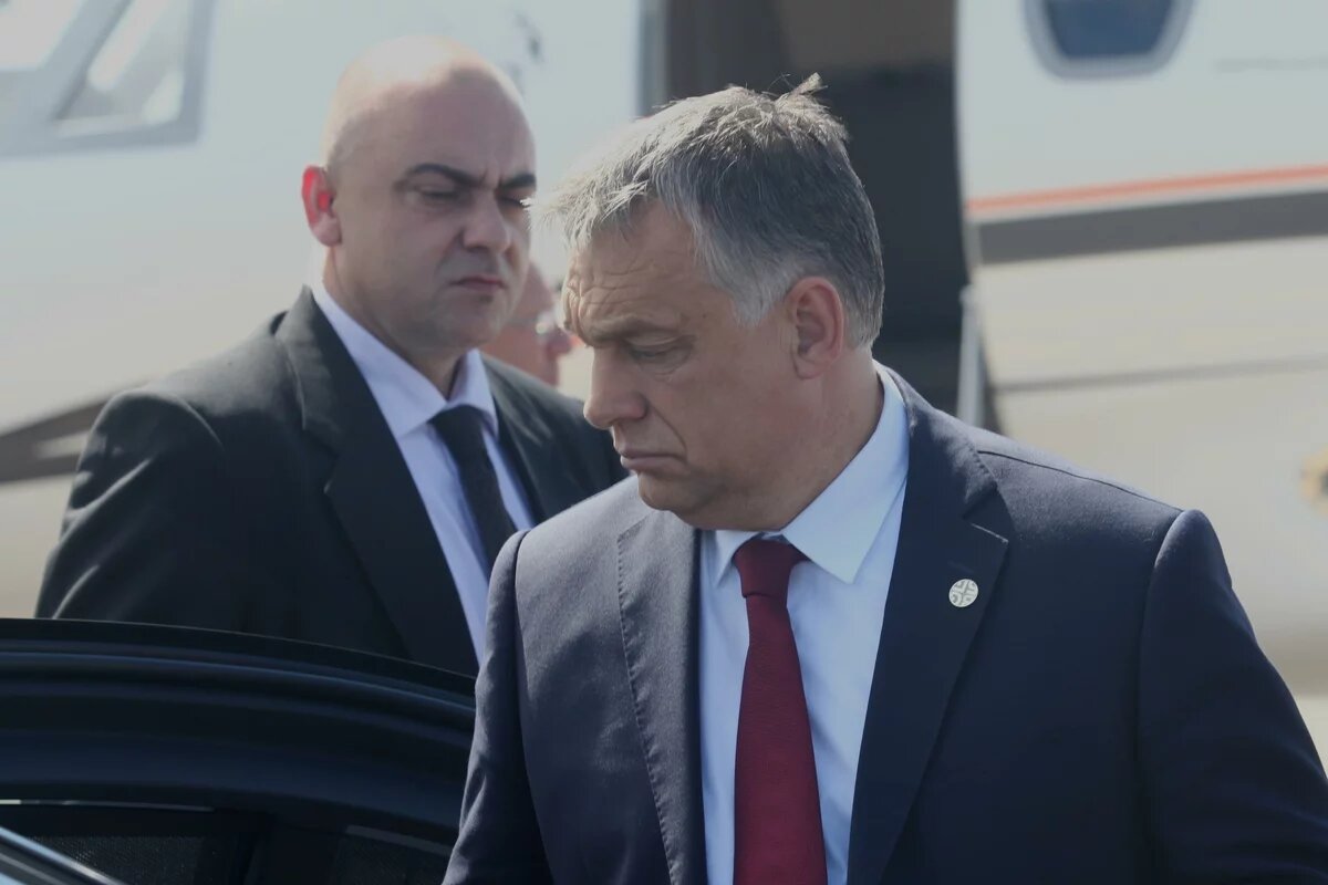EU Leaders Arrive at Sofia Airport Ahead of the EU – Western Balkans Summit Viktor Orbán, Ministerpräsident Ungarns