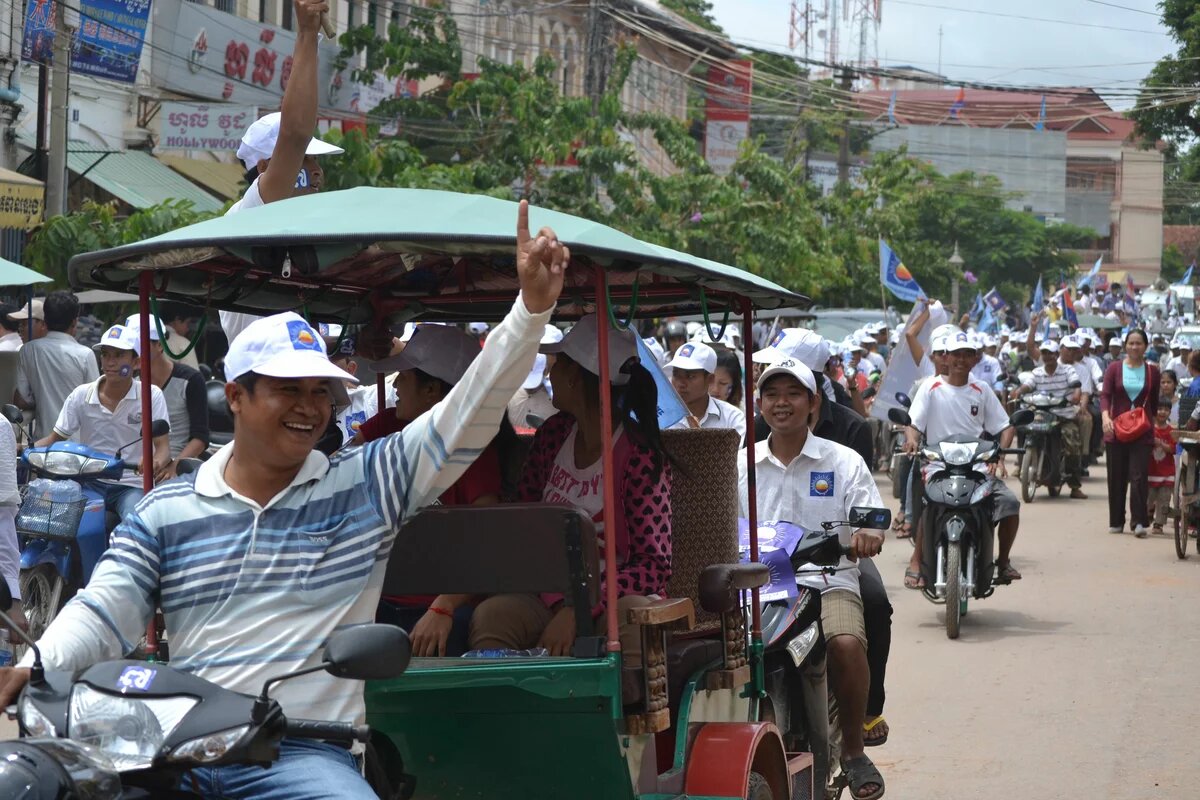 Noch 2013 brachte die Oppositionspartei CNRP die Massen auf die Strassen. Inzwischen wurde sie verboten. Noch 2013 brachte die Oppositionspartei CNRP die Massen auf die Strassen. Inzwischen wurde sie verboten.