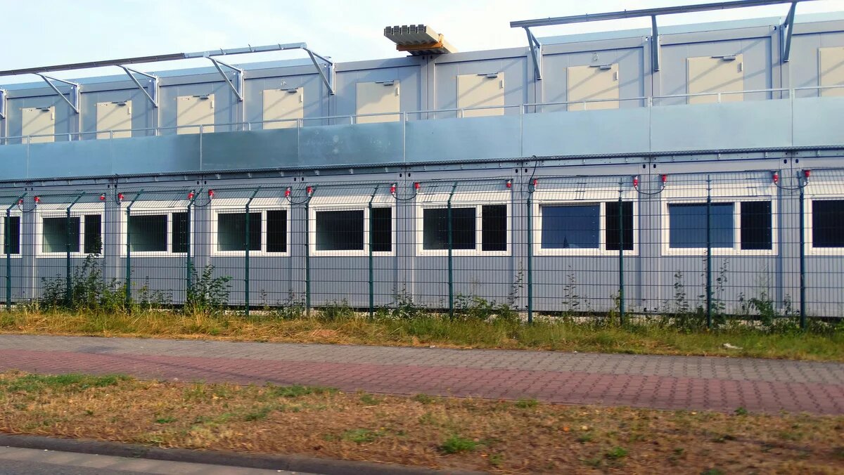 Empfehlungen für die Flüchtlings- und Asylpolitik der EU Flüchtlingsunterkunft Container Asyl Europa