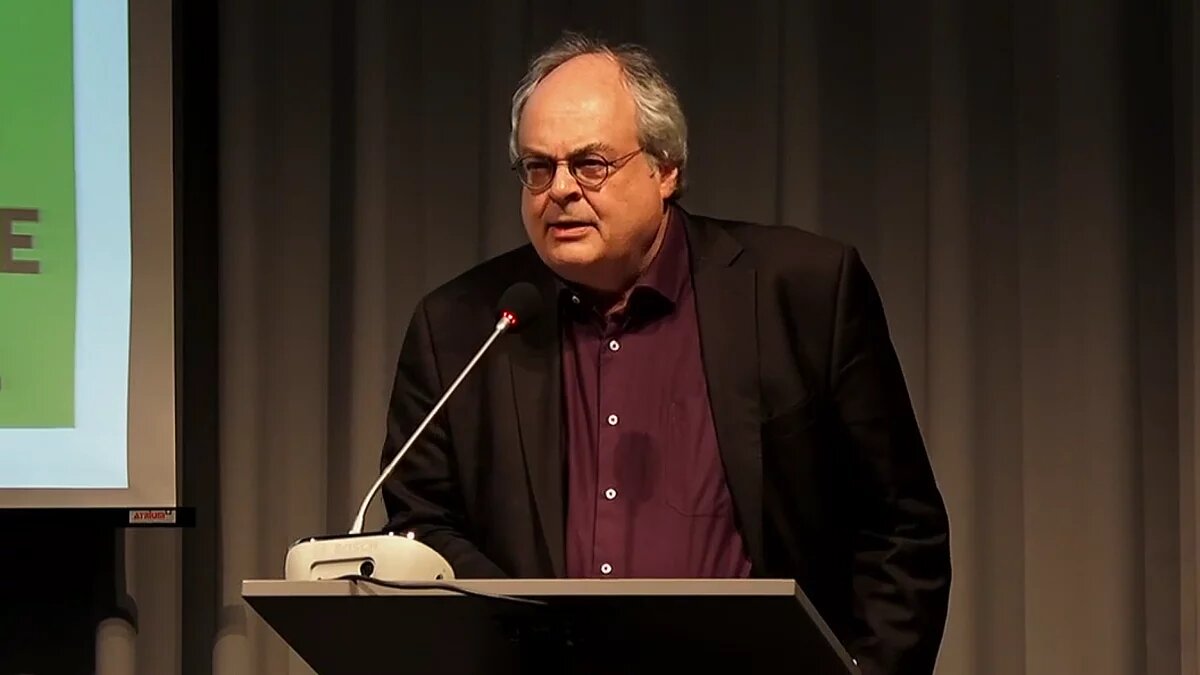 Axel Schildt Axel Schildt bei einem Vortrag in der Heinrich-Böll-Stiftung 2017