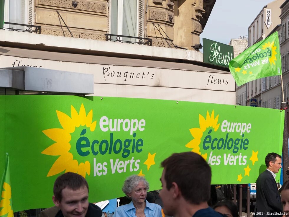 Frankreich vor den Europawahlen: Links blinkt alles grün - Wahlplakte der Partei Europe Ecologie - Les Verts