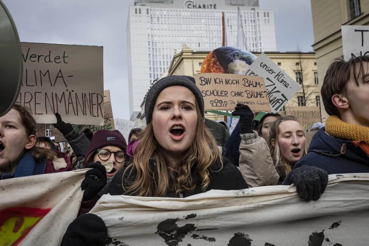 Fridays for Future: Barbara Unmüßig und Luisa Neubauer im Gespräch Fridays for Future: Luisa Neubauer auf der Demo in Berlin am 25.01.2019