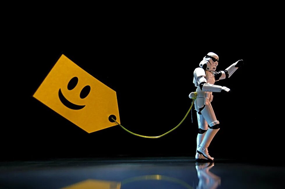 Tagged! Roboter mit Smiley-Tag
