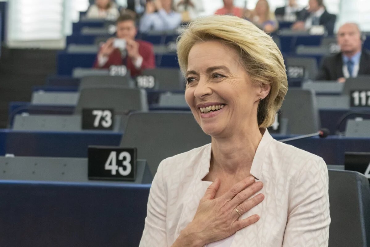 Parliament elects Ursula von der Leyen as first female Commission President Ursula von der Leyen