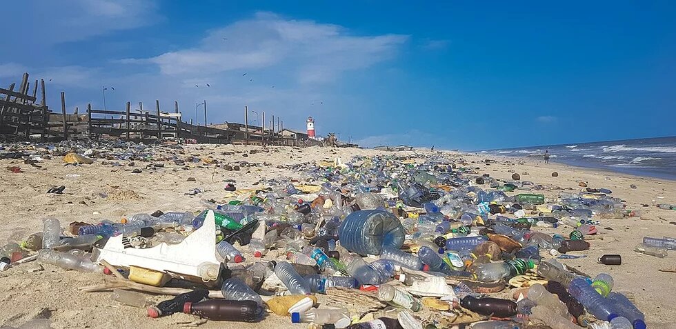 Plastic Pollution in Ghana Plastikverschmutzung in Ghana