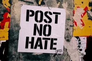 "Post no Hate" - Streetart "Post no Hate" - Streetart
