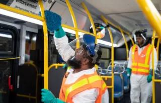 Desinfektion in der New Yorker Metro gegen das Corona-Virus. Desinfektion in der New Yorker Metro gegen das Corona-Virus.
