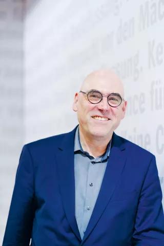 Portrait: Wolfgang Schroeder
