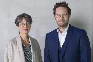 Imme Scholz und Jan Philipp Albrecht stehen nebeneinander.