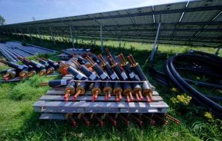 Solaranlage in Hürup Solaranleg in Hürup. Im Vodergrund zahlreiche Rohre, die verlegt werden müssen