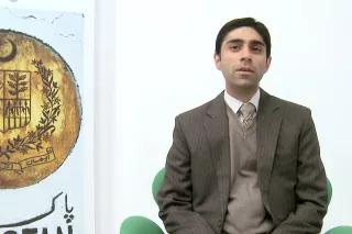 Moeed Yusuf beim Interview in der Heinrich-Böll-Stiftung in Berlin, März 2014 Moeed Yusuf beim Interview in der Heinrich-Böll-Stiftung in Berlin, März 2014
