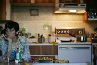 Feminismus & Gender - Wirtschaft ist Care - Frau zu Hause