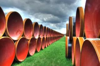 Rohre für Bau einer Gaspipeline. Aus einer Reihe von Gründen wird Russland wahrscheinlich weiterhin der wichtigste Öl- und Gaslieferant der EU bleiben Rohre für Bau einer Gaspipeline