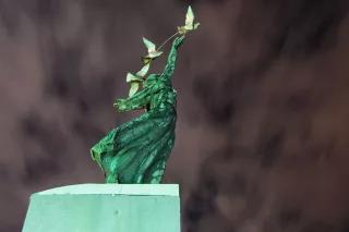 Statue Statue