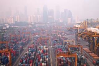 Smog in Singapur: das Gleichgewicht zwischen Umweltschutz und Wirtschaftswachstum ist noch nicht gefunden Smog in Singapur: das Gleichgewicht zwischen Umweltschutz und Wirtschaftswachstum ist noch nicht gefunden
