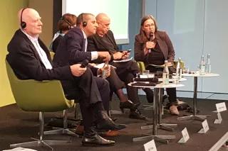 Podium: Ralf Fücks, Vorstand, Heinrich-Böll-Stiftung, Esawy Frej, Abgeordneter der Knesset, Meretz Partei, Israel Talia Sasson, Präsidentin des New Israel Fund, Israel Tomer Ashwal, Politischer Berater, Likud Partei, Israel Kerstin Müller, Büroleitung Tel Aviv, Heinrich-Böll-Stiftung, Israel Podium: Ralf Fücks, Vorstand, Heinrich-Böll-Stiftung, Esawy Frej, Abgeordneter der Knesset, Meretz Partei, Israel Talia Sasson, Präsidentin des New Israel Fund, Israel Tomer Ashwal, Politischer Berater, Likud Partei, Israel Kerstin Müller, Büroleitung Tel Aviv, Heinrich-Böll-Stiftung, Israel