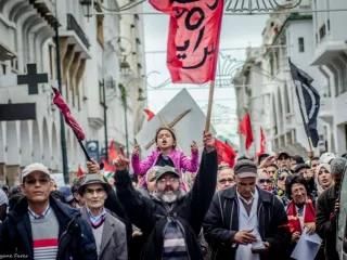 AMDH und Protestierende der "Bewegung 20. Februar" am fünften Jahrestag der Bewegung im Februar 2016 AMDH und Protestierende der "Bewegung 20. Februar" am fünften Jahrestag der Bewegung im Februar 2016