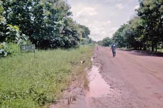Böll.Thema - Straße in Burkina Faso