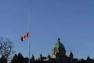 Premier’s statement on Quebec City mosque shooting Parlament in Kanada mit kanadischer Fahne