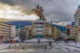 Reiterdenkmal auf einem Platz in Skopje