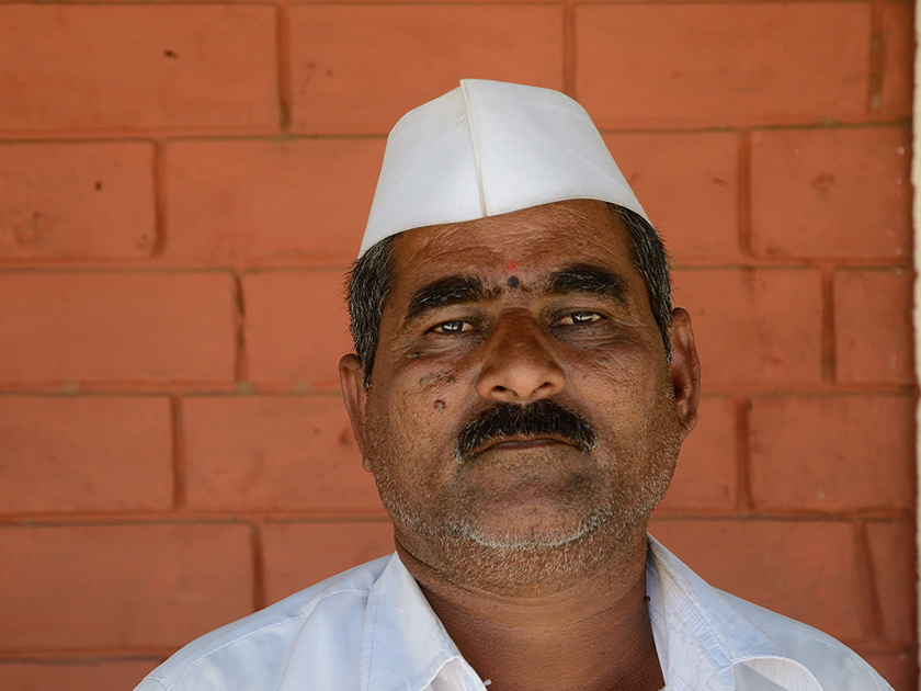 Farmer Pandurang Didhe with a white sailor\\\&#39;s hat, which supporters of the Aam Aadmi Party also wear. Photo: Rainer Hörig. All rights reserved. - kolwan.03