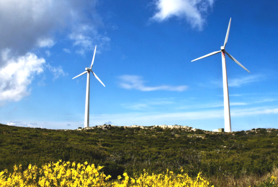 Modern Windmills Windräder in Griechenland
