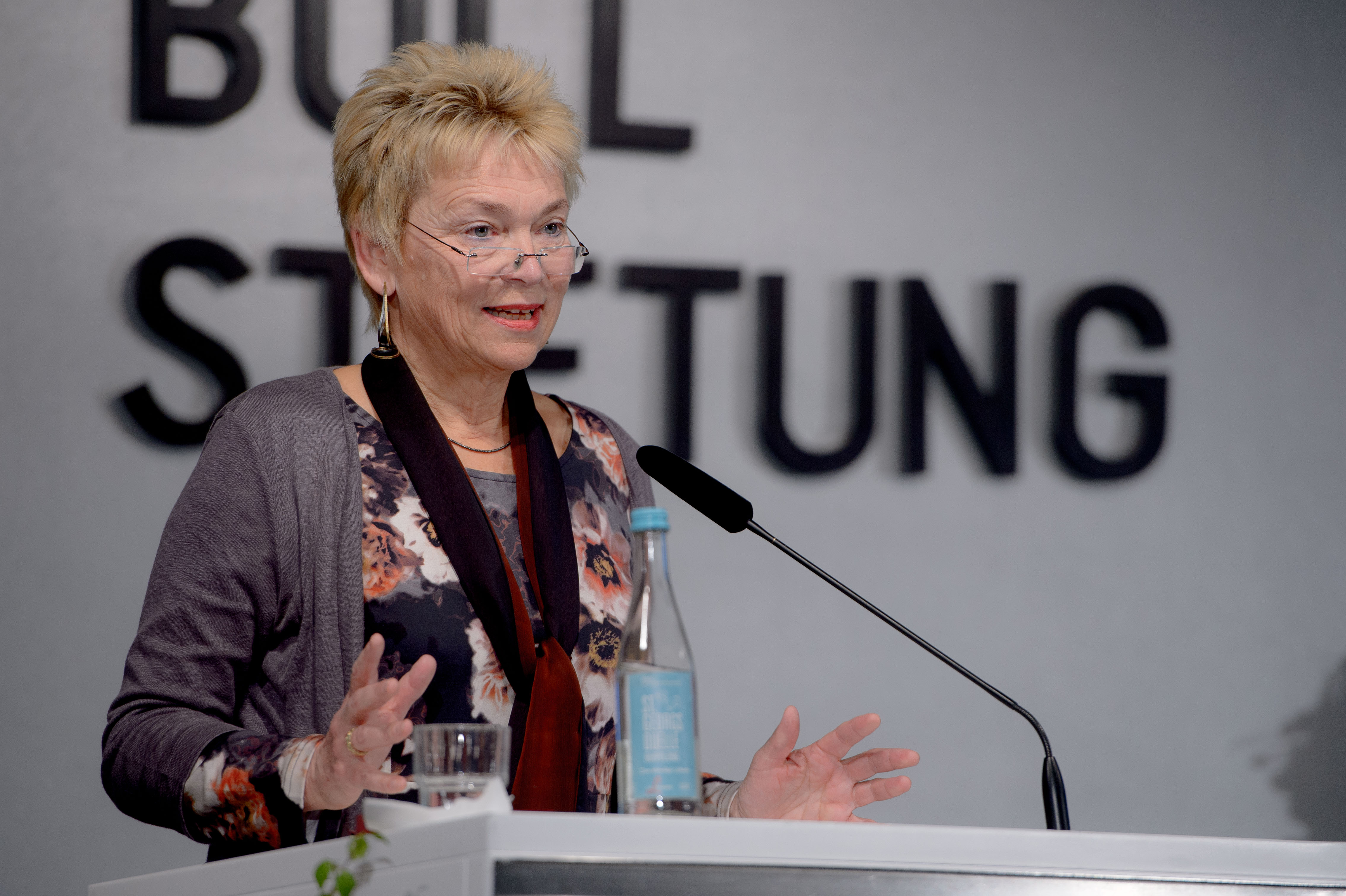Gisela Burckhardt bei der Verleihung des Anne-Klein-Frauenpreises Gisela Burckhardt bei der Verleihung des Anne-Klein-Frauenpreises
