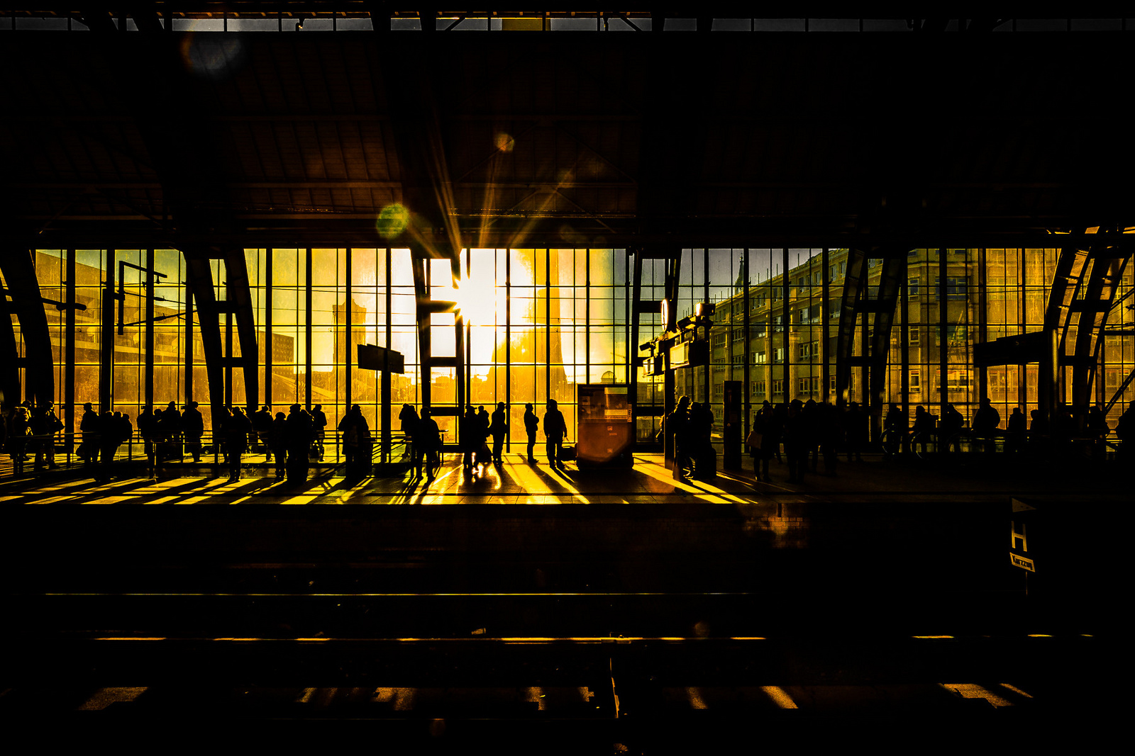 S-Bahn Alexanderplatz in Berlin S-Bahn Alexanderplatz
