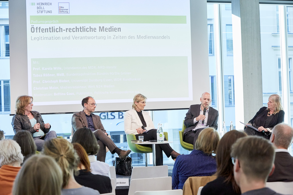 Öffentlich-rechtliche Medien im (digitalen) Wandel - Daseinsvorsorge für eine liberale Öffentlichkeit Podium auf der Tagung "Öffentlich-rechtliche Medien im (digitalen) Wandel "